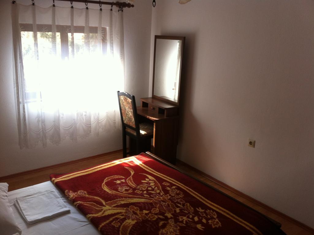 Apartmani Cempres Senj Senj  Kamer foto