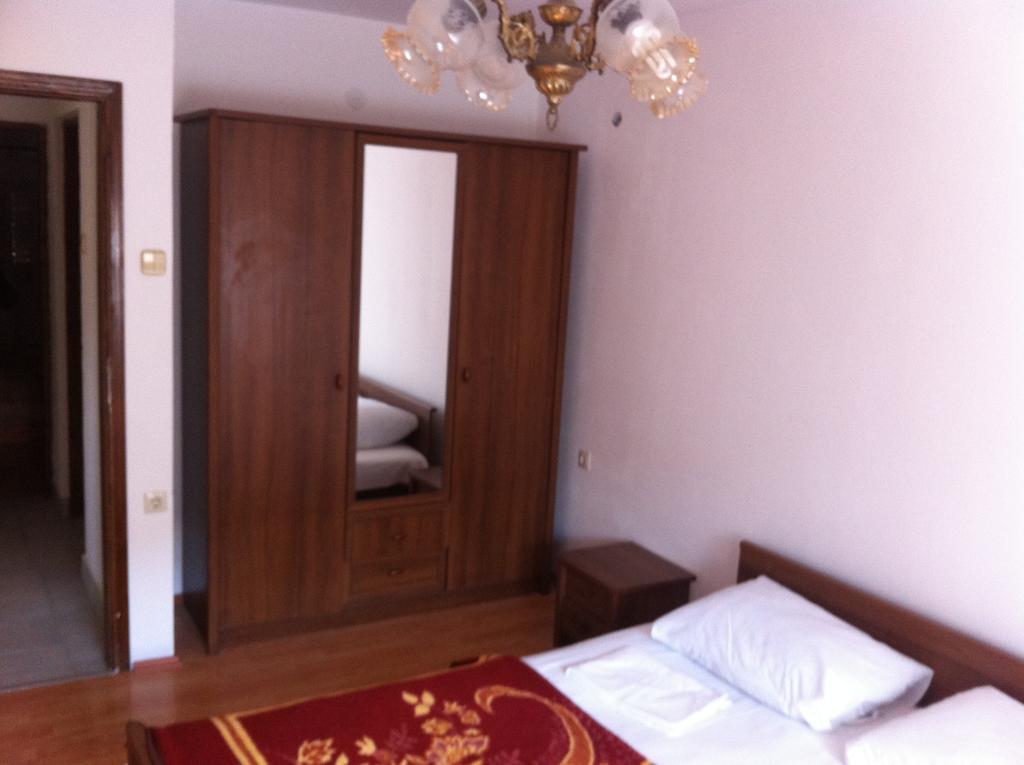 Apartmani Cempres Senj Senj  Kamer foto