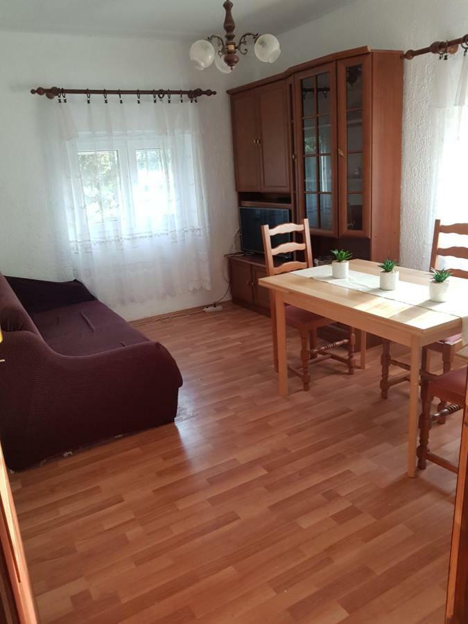 Apartmani Cempres Senj Senj  Buitenkant foto